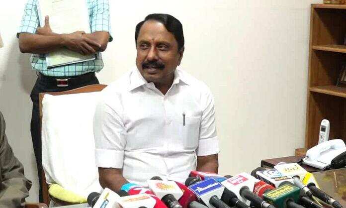 உயர்கல்வி படிக்க இனி 12-ம் வகுப்பு மதிப்பெண்களே போதும்! – அமைச்சர் செங்கோட்டையன்
