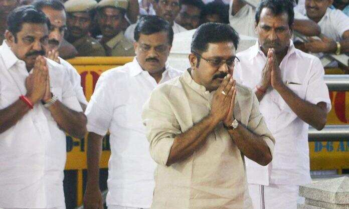 இரட்டை இலை சின்னம் எங்களுக்கே சொந்தம்… மல்லுக்கட்டும் தினகரன்!