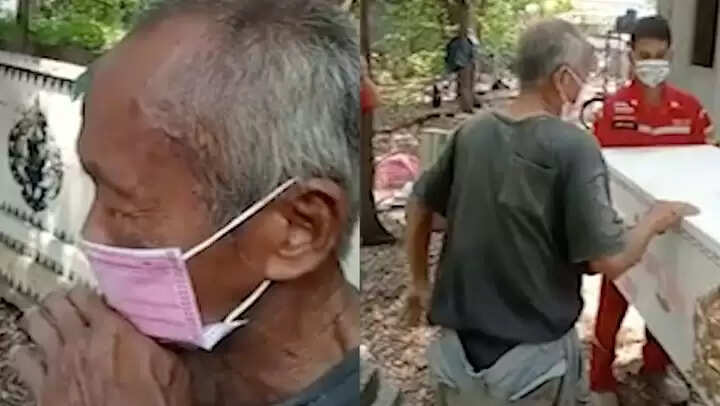 man-lived-with-wife-deadbody-for-21-years