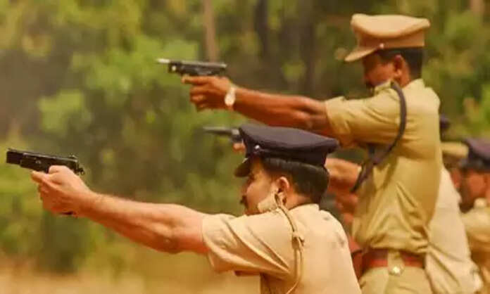 போலீஸ் துப்பாக்கிச்சூடு