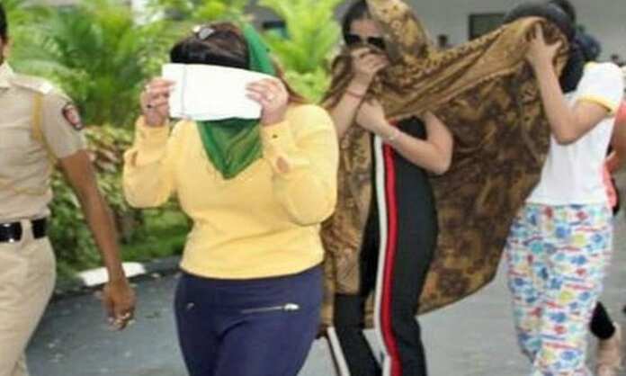 மசாஜ் சென்டர் பெயரில் பாலியல் தொழில்.. இளம் பெண்கள் மீட்பு !