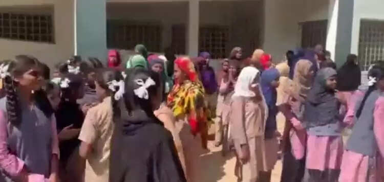 Government-school-bans-fasting-Parents-besiege-school