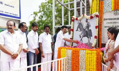 MK-Stalin-pays-homage-to-Deeran-Chinnamalai