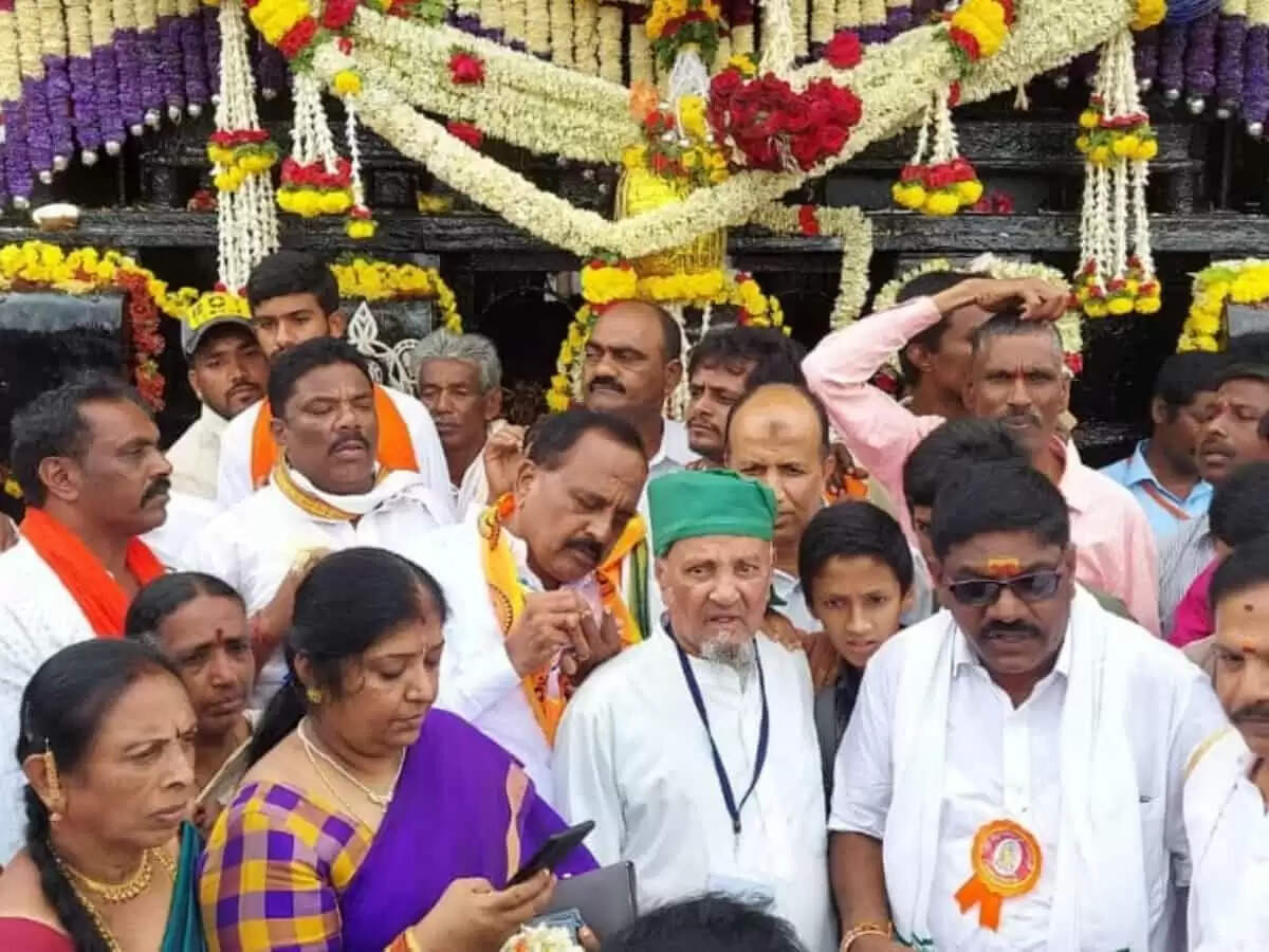 Temple-festival-in-Karnataka-started-with-the-verses-of-the-holy-quran