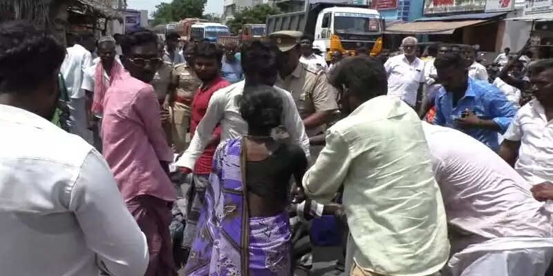 The-father-who-fell-at-the-feet-of-the-youth-for-his-son