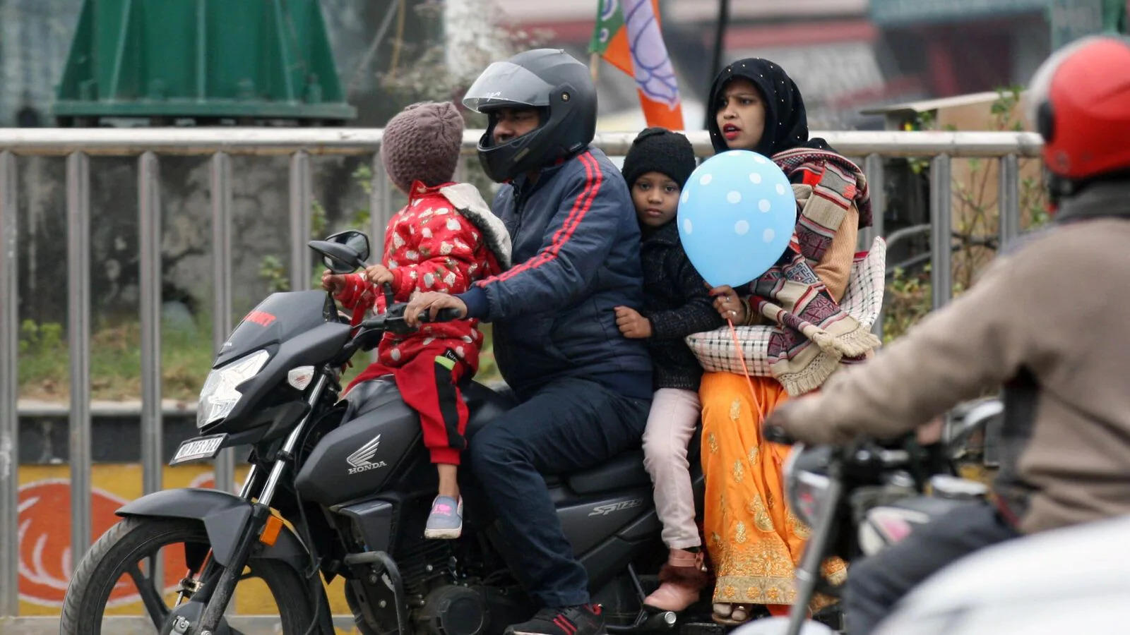 Helmet-mandatory-for-children